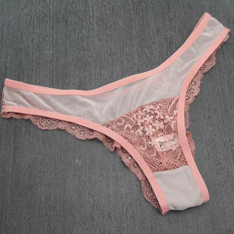 Conjunto Josana: Transparência e sensualidade em uma só peça.