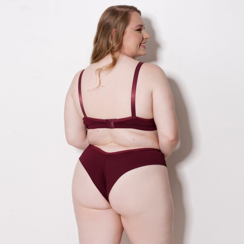 Elegância, Conforto e Toque Sensual: Conjunto Plus Size com Bojo Drapeado e Fio para Você!