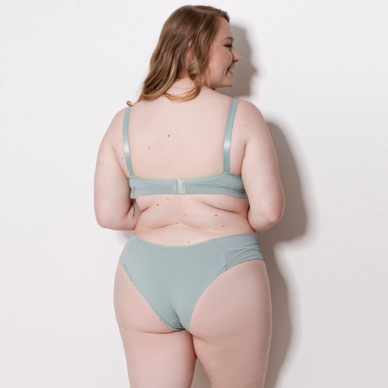 Sinta-se Linda e Confortável: Conjunto Plus Size com Bojo e Renda para Todo Momento!