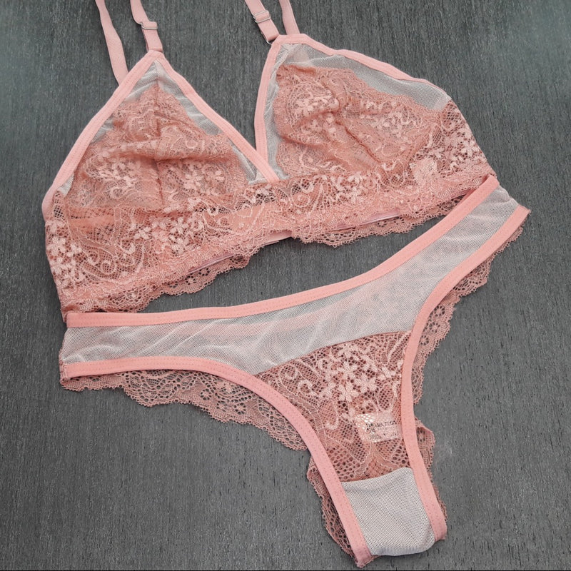 Conjunto Josana: Transparência e sensualidade em uma só peça.